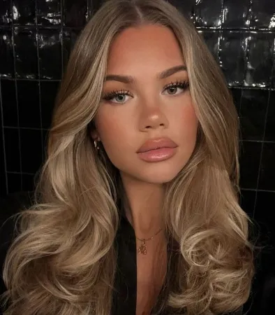 Эскорт-модель