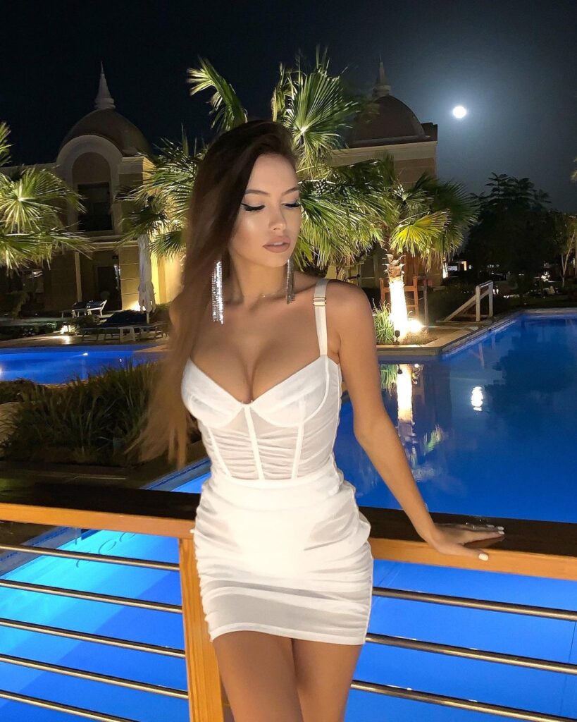 Девушка эскорт