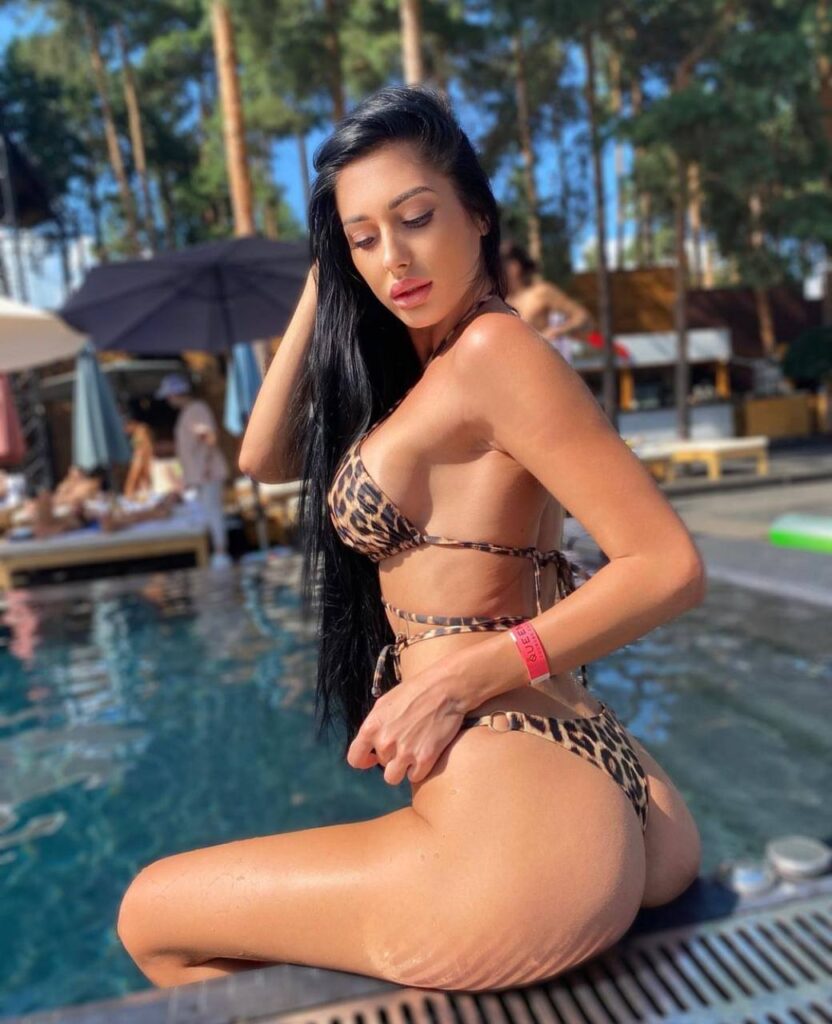 Девушка на час