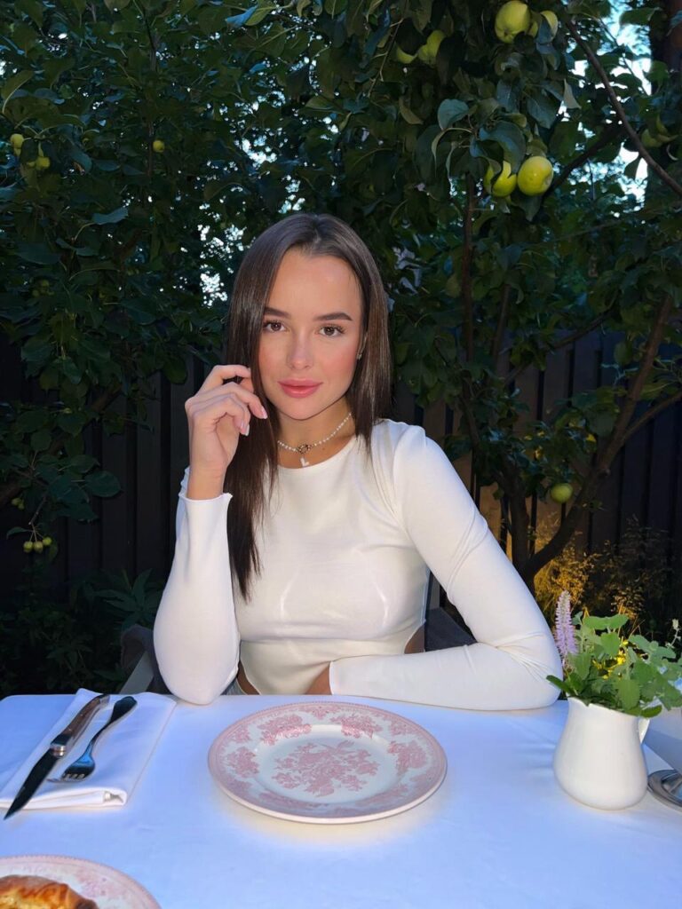 Московская эскортница