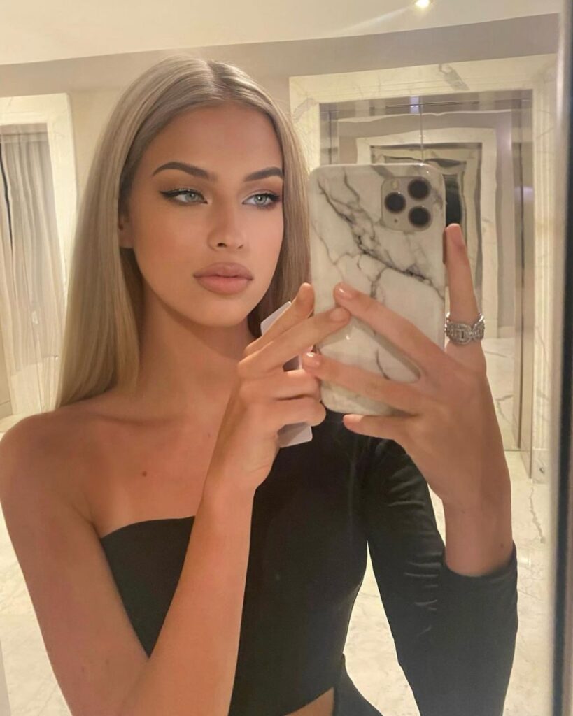 Эскорт модель в Москве