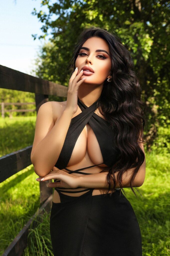 Эскортница